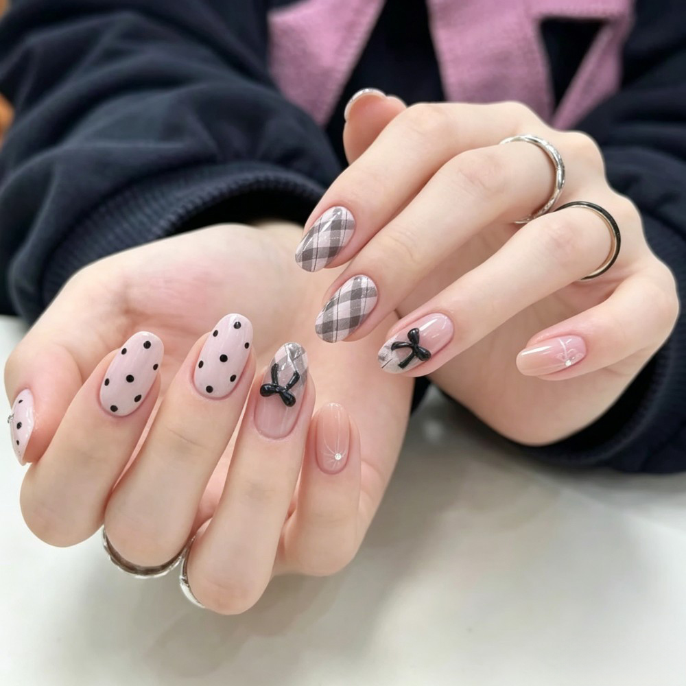 24 Uñas Postizas Francesas con - Press On Nail Set reseña y precio